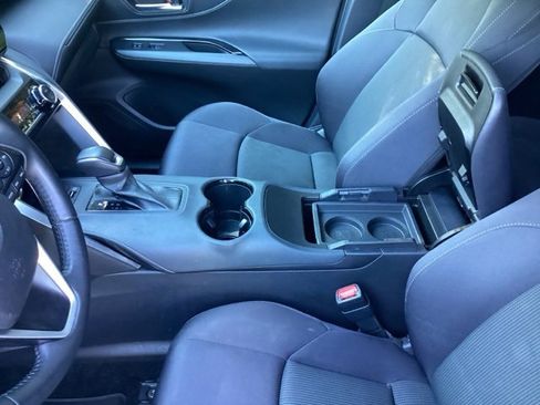 Used 2022 Toyota Venza LE image 26