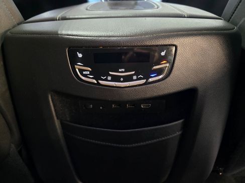 Used 2020 Cadillac Escalade ESV Luxury AWD/4WD image 28