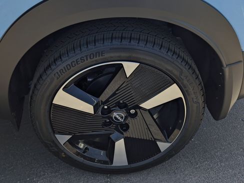 New 2026 Nissan Kicks SR FWD image 7