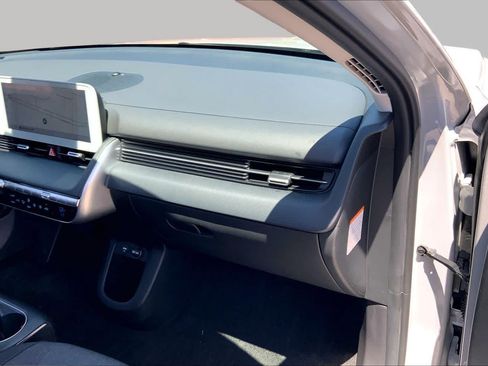 Used 2024 Hyundai Ioniq 5 SE RWD image 17