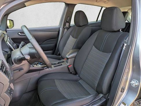Used 2022 Nissan Leaf SV image 16