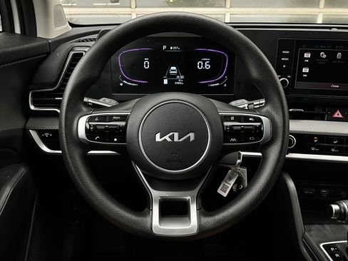 Used 2025 Kia Sportage LX image 30
