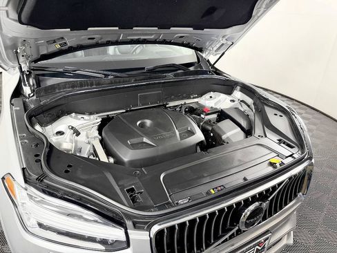 Used 2020 Volvo XC90 T6 Momentum w/ Protection Package Premier image 24