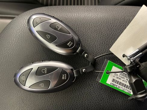 Used 2023 Toyota Camry SE image 24