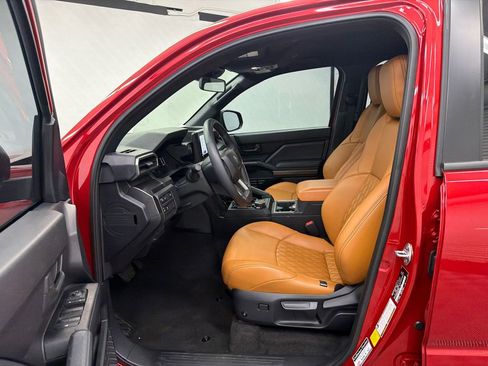 Used 2025 Toyota 4Runner SR5 image 9