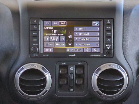 Used 2017 Jeep Wrangler Unlimited Sahara w/ Connectivity Group image 19