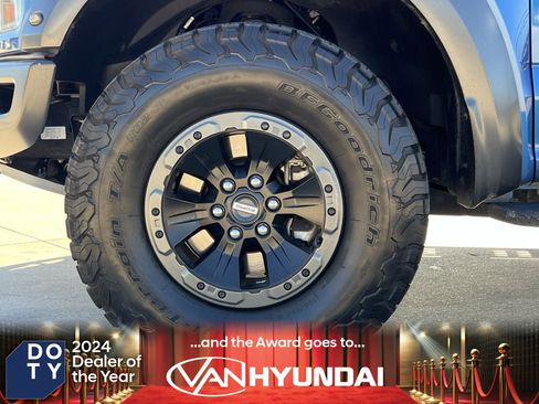 Used 2019 Ford F150 Raptor w/ Equipment Group 802A Luxury image 8