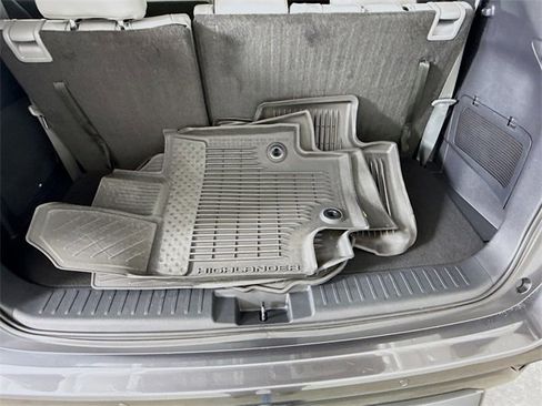 Certified 2025 Toyota Highlander Limited image 27