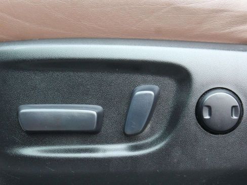 Used 2016 Toyota Sienna Limited Premium image 13