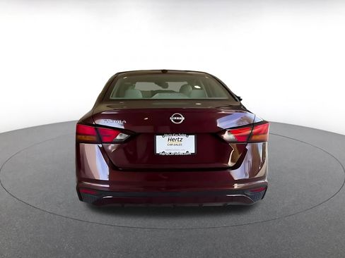 Used 2025 Nissan Altima 2.5 SV FWD image 11
