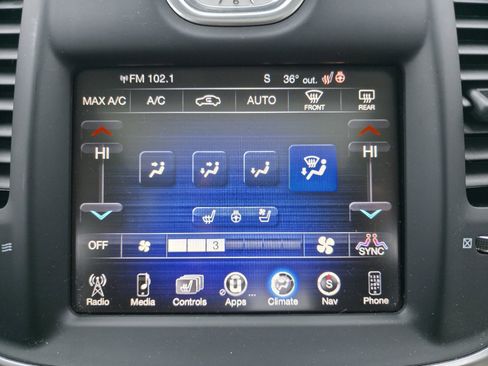 Used 2016 Chrysler 300 C Platinum w/ Safetytec Plus Group image 40