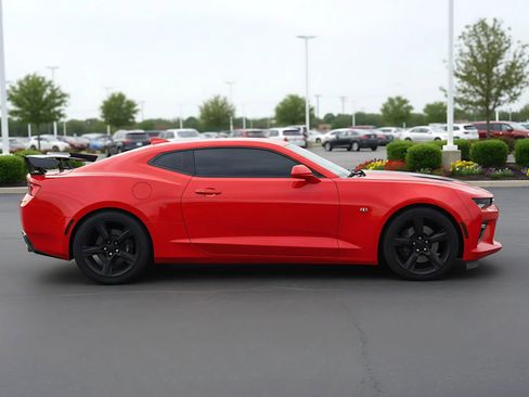 Used 2017 Chevrolet Camaro SS RWD image 5
