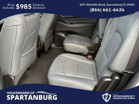 Used 2024 Buick Enclave Essence image 7