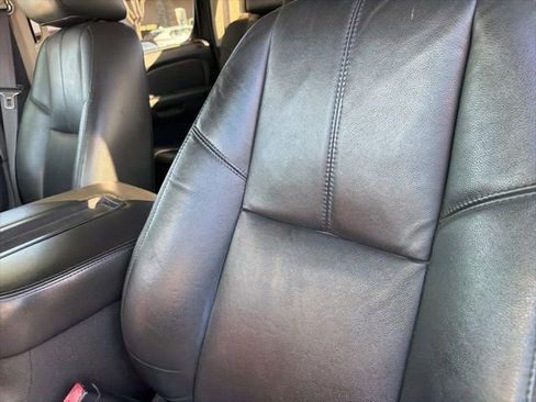 Used 2011 Chevrolet Silverado 2500 LTZ w/ LTZ Plus Package image 27