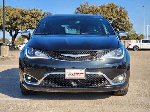 Used 2020 Chrysler Pacifica Limited image 7