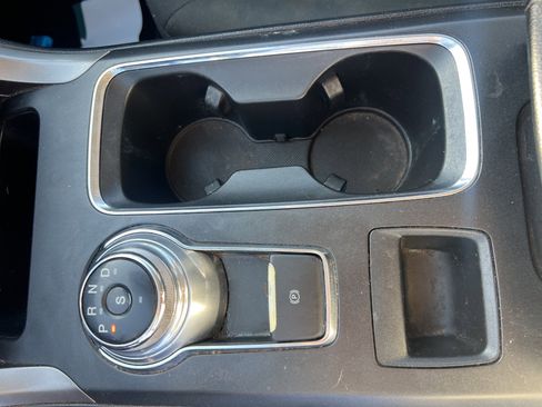 Used 2019 Ford Fusion SE image 18