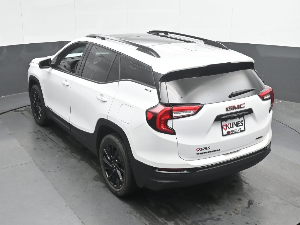 Used 2024 GMC Terrain SLT w/ Elevation Edition AWD/4WD image 37