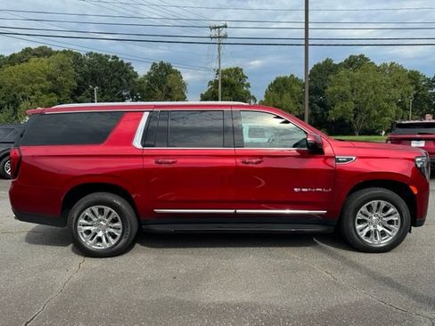 Used 2024 GMC Yukon XL Denali AWD/4WD image 9