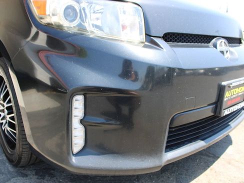 Used 2014 Scion xB FWD image 5