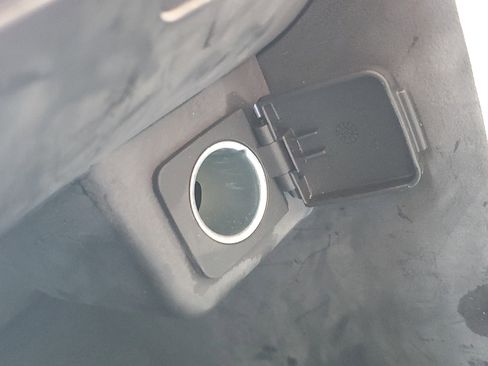 Used 2023 Ford Explorer XLT w/ Equipment Group 202A image 9