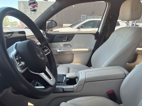 Used 2022 Mercedes-Benz GLB 250 4MATIC image 33