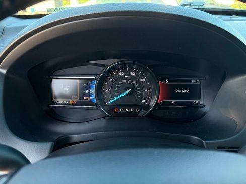 Used 2017 Ford Explorer XLT w/ Equipment Group 202A FWD image 17
