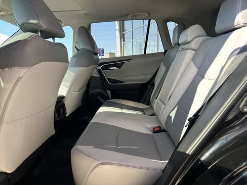 Certified 2020 Toyota RAV4 XLE Premium AWD/4WD image 19