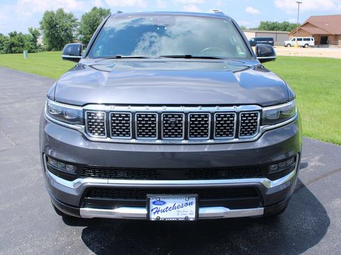 Used 2024 Jeep Grand Wagoneer L 4WD image 2