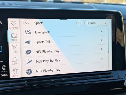 Used 2024 Volkswagen Atlas SEL Premium R-Line image 31