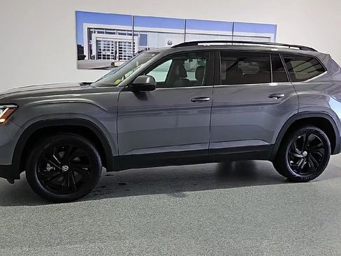 Certified 2023 Volkswagen Atlas SE w/ Panoramic Sunroof Package AWD/4WD image 5