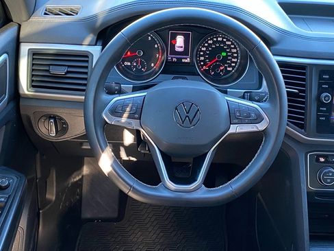 Used 2021 Volkswagen Atlas Cross Sport SE image 3