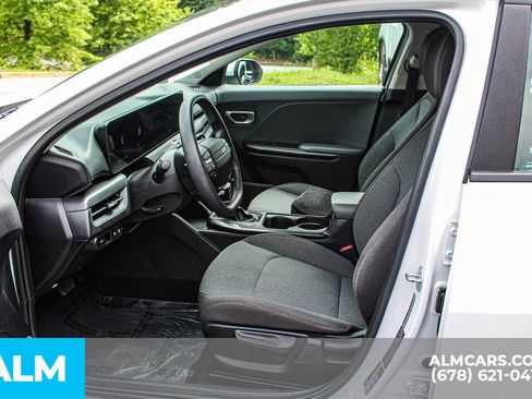 Used 2025 Kia K4 FWD image 18