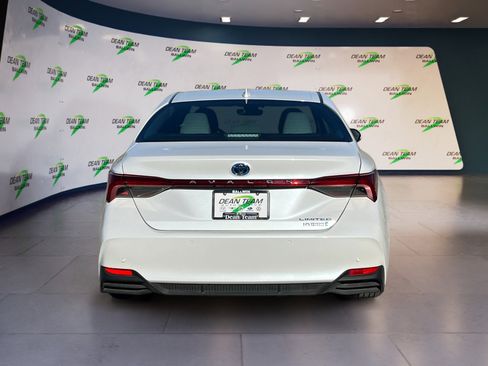 Used 2020 Toyota Avalon Limited image 6