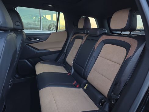 Used 2025 Chevrolet Equinox ACTIV w/ Safety and Technology Package image 34