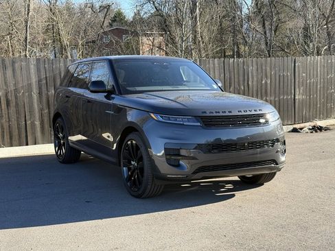 New 2025 Land Rover Range Rover Sport SE image 8