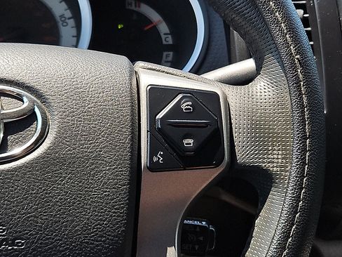 Used 2014 Toyota Tacoma PreRunner w/ Convenience Package RWD image 20