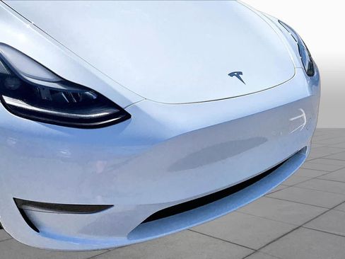 Used 2023 Tesla Model Y AWD image 29