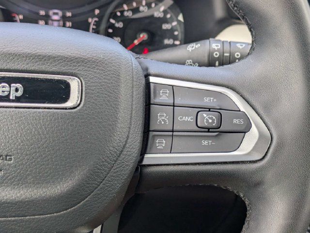 Used 2025 Jeep Compass Limited AWD/4WD image 27