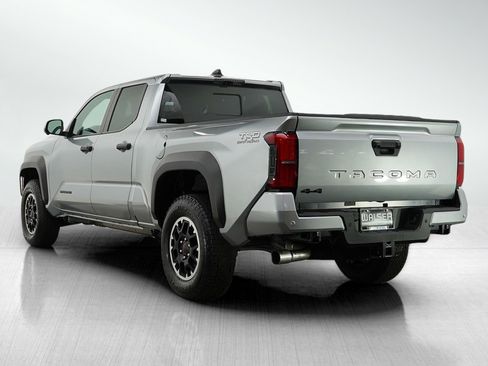 Used 2025 Toyota Tacoma TRD Off-Road image 3