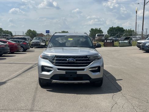 Used 2020 Ford Explorer XLT w/ Equipment Group 202A AWD/4WD image 2