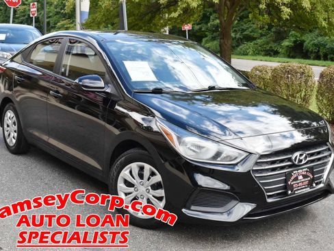 Used 2020 Hyundai Accent SE FWD image 1