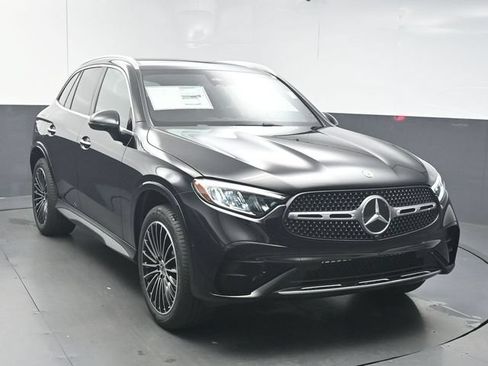 Used 2026 Mercedes-Benz GLC 300 image 2