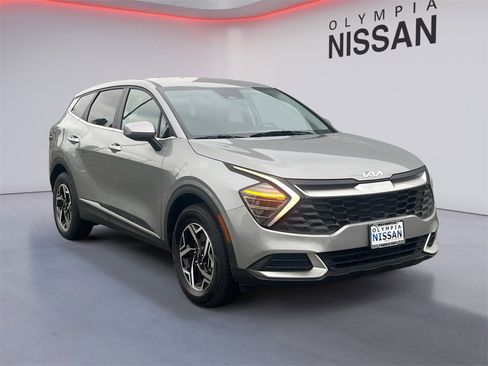 Used 2024 Kia Sportage LX image 7