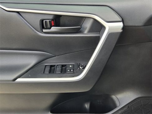 Used 2020 Toyota RAV4 LE image 25