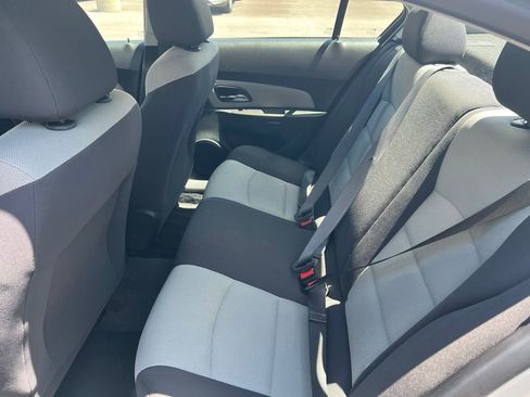Used 2015 Chevrolet Cruze LS FWD image 8