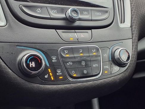 Used 2022 Chevrolet Malibu LT image 12