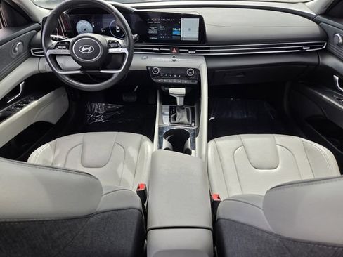 Used 2025 Hyundai Elantra Limited FWD image 13