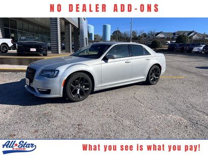 Used 2022 Chrysler 300 Touring L w/ Comfort Group