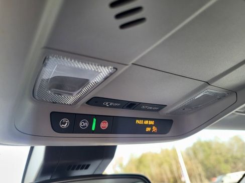 Used 2024 Chevrolet Equinox LT image 23