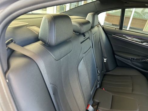 Used 2022 BMW 540i xDrive w/ M Sport Package image 29